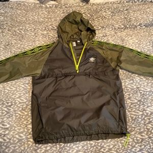 Mens large Umbro pullover wind breaker